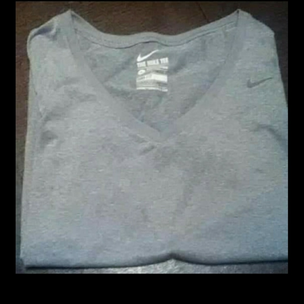 Nike women's short sleeve shirt